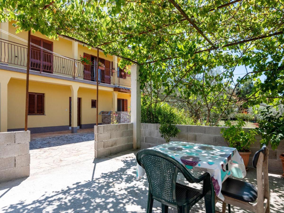 Secluded Apartment In Pore With Garden Poreč Exterior foto