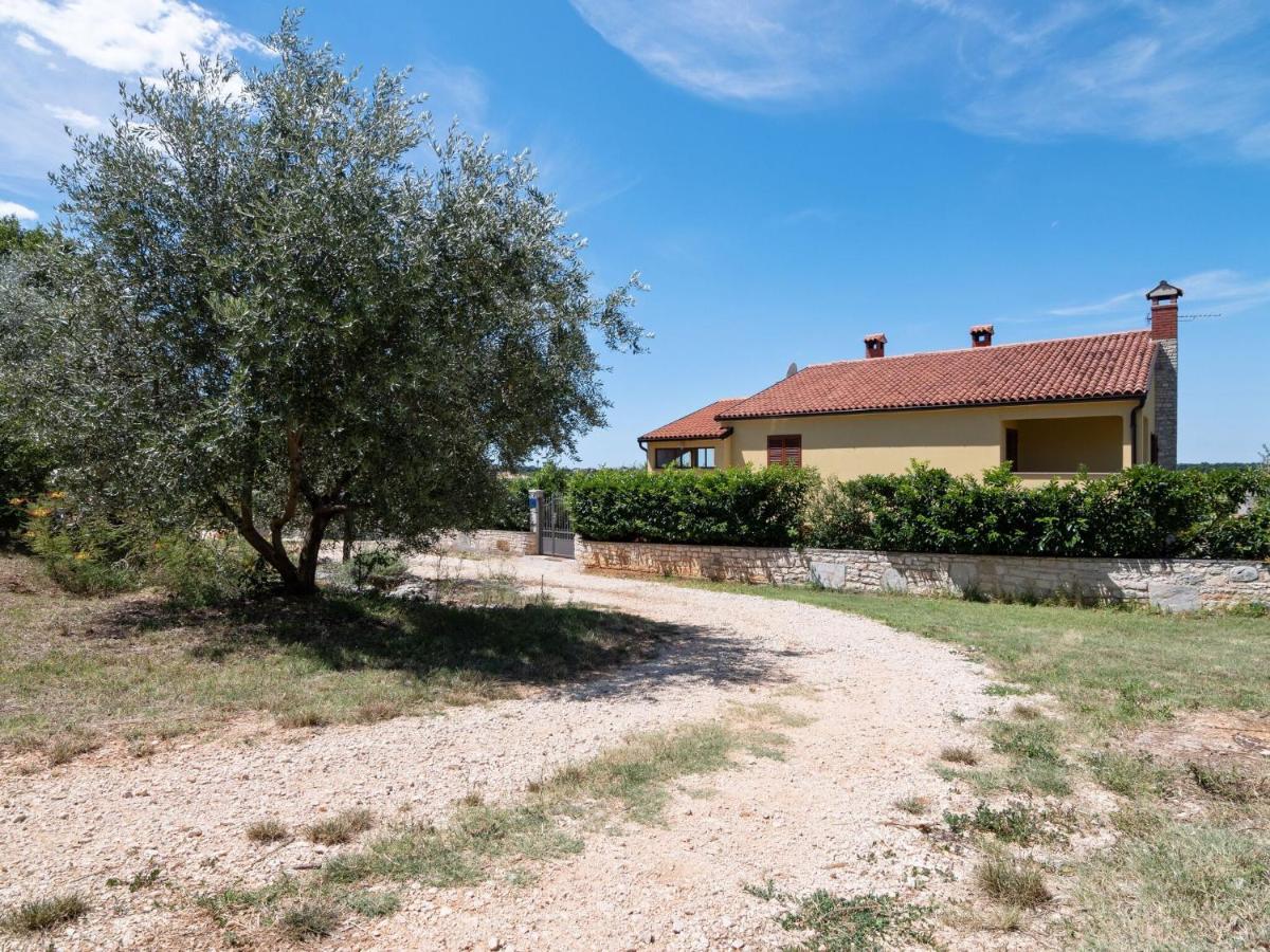 Secluded Apartment In Pore With Garden Poreč Exterior foto