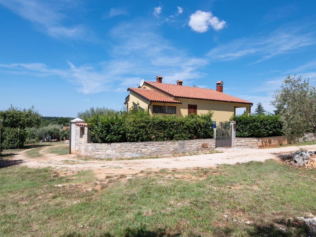 Secluded Apartment In Pore With Garden Poreč Exterior foto